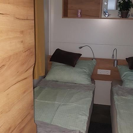 Mobile Home Pearl Of Murter Jezera Ngoại thất bức ảnh