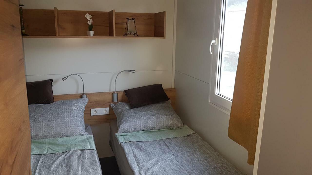 Mobile Home Pearl Of Murter Jezera Ngoại thất bức ảnh